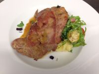 Saltimboca s parmazánovou kaší a rukolovým salátem