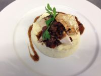 Kuřecí steak s játry na červeném víně,celerové pyré